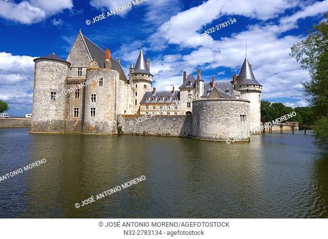 Sully sur Loire, Castle, Chateau de Sully sur Loire, Loire Valley, UNESCO World Heritage Site, Loire River, Loiret department, Centre region, France, Europe