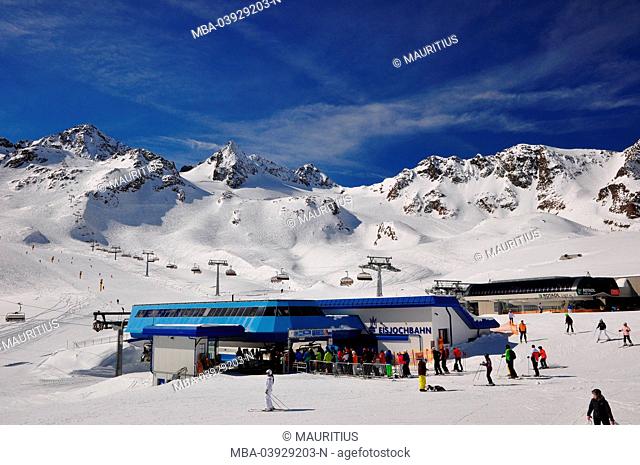 Austria, Tyrol, Stubai, Stubai glacier, skiing area, Eisjoch mountain railway, winter
