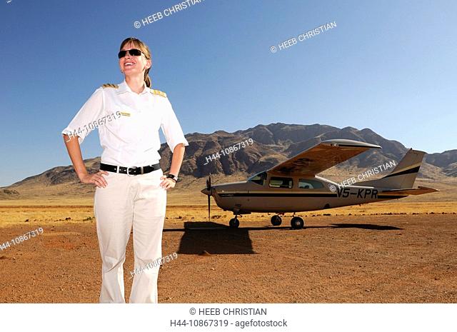 Pilot, Marion Schubert, Airplane, Airstrip, Wolwedans Lodge, Namib Rand Nature Reserve, Hardap Region, Namibia, Africa, Travel, Nature