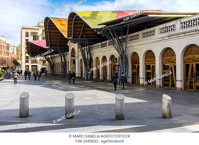 Europe, Spain, Barcelona, Mercat de Santa Caterina, Market Holy Catherine is the latest market built in Barcelona. Totally renovated in 2005 with brilliance by...