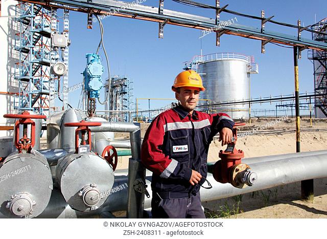 Russia, Khanty-Mansi Autonomous Okrug-Yugra. Oil company Russneft. Male operator of oil production. Nizhnevartovsk district