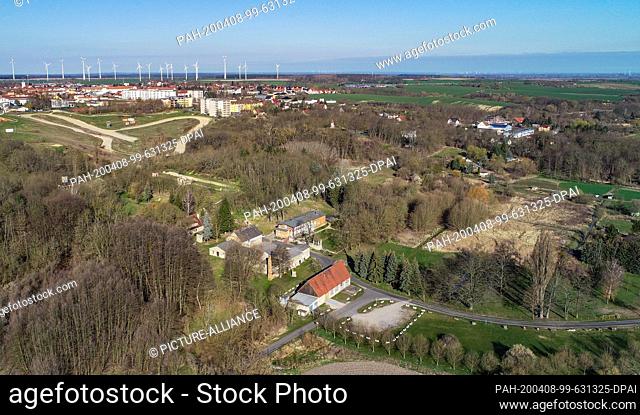 01 April 2020, Brandenburg, Seelow: View of the town of Seelow on the edge of the Oderbruch (aerial photo taken with a drone)