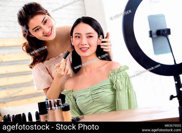 Girlfriends live online makeup