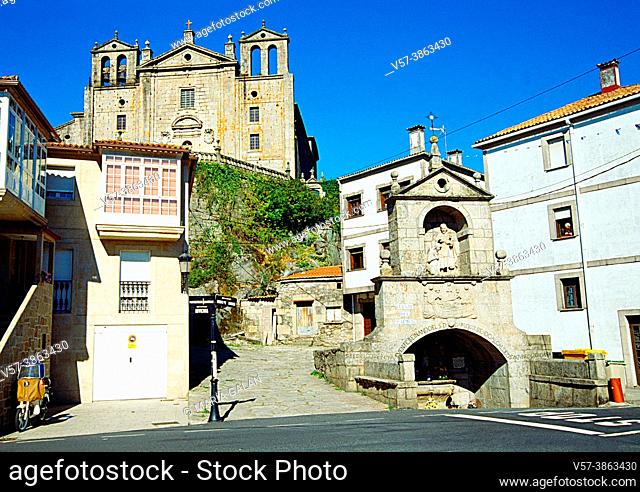 Fountain and El Carmen convent. Padron, La Coruña province, Galicia, Spain