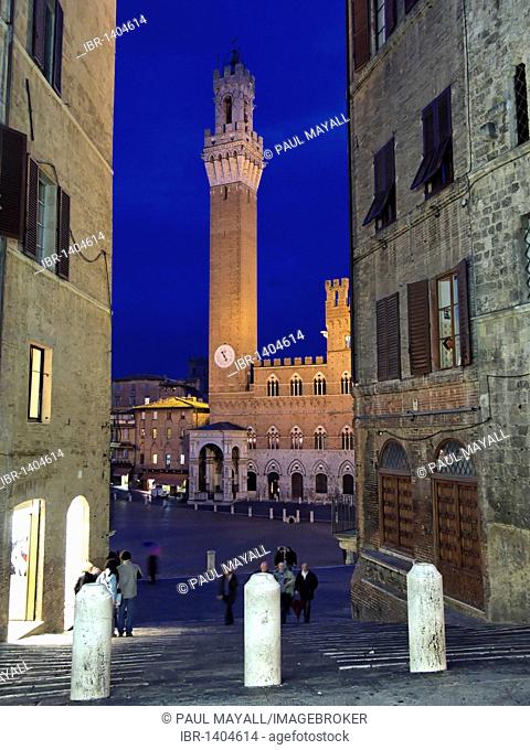 Torre di Mangia tower, the Campo, Siena, Tuscany, Italy, Europe