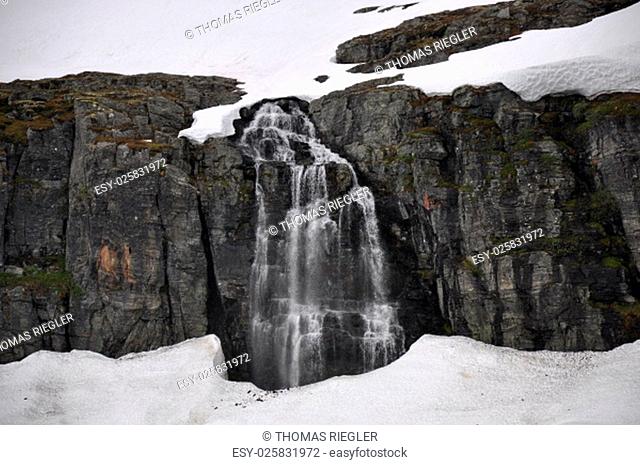 aurlandsfjellet highland waterfall norway