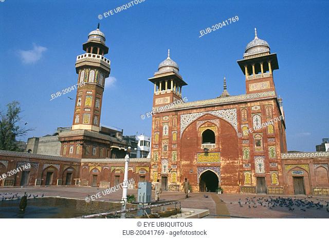 Wazir Khan Mosque 1634. Exterior facade