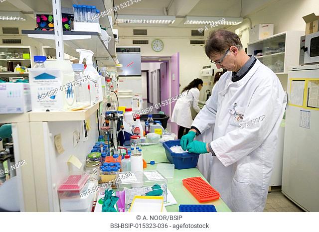Reportage on the TIRO lab (Oncology Imaging and Radiotherapy Transporters), an interdisciplinary structure within the Medicine Department of Nice University in...