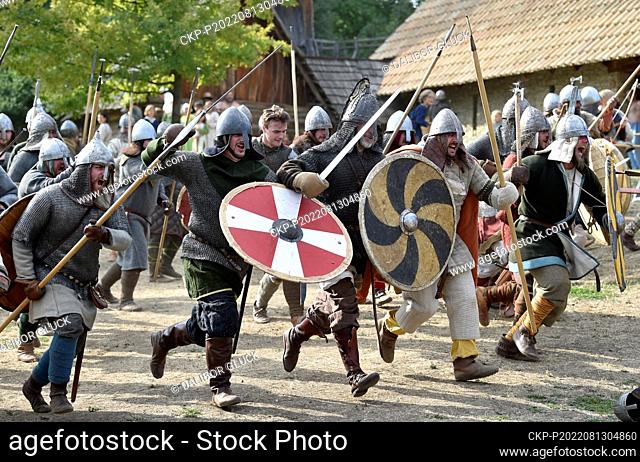Veligrad – a historical battle from the time of Great Moravia with combat demonstrations, falconry performances, crafts, archery, period market, competitions