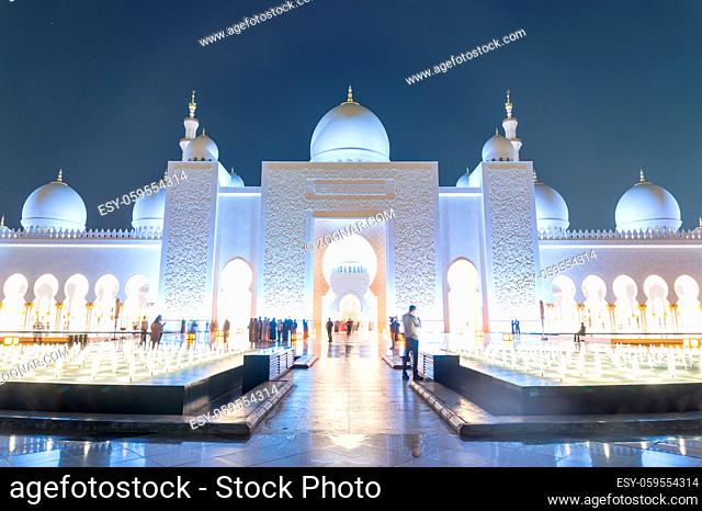 Abu Dhabi, UAE - November 18: Sheikh Zayed Grand Mosque on November 18, 2019 in Abu Dhabi, United Arab Emirates. The famous Sheikh Zayed mosque is the largest...