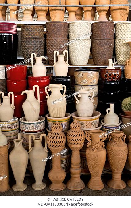 Qatar - Doha - Wholesale market - The plant and product market - Pottery, vases