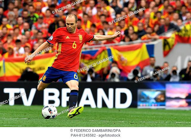 Andres Iniesta of Spain play the ball during the Group D soccer match of the UEFA EURO 2016 between Spain and Czech Republic at the Stadium de Toulouse in...