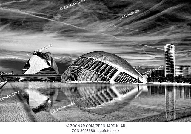 Die Ciudad de las Artes y de las Ciencias ist ein Science Center in Valencia. Die Bauzeit dauerte von 1991 bis 2006. Es liegt in dem trockenem Flussbett des Río...