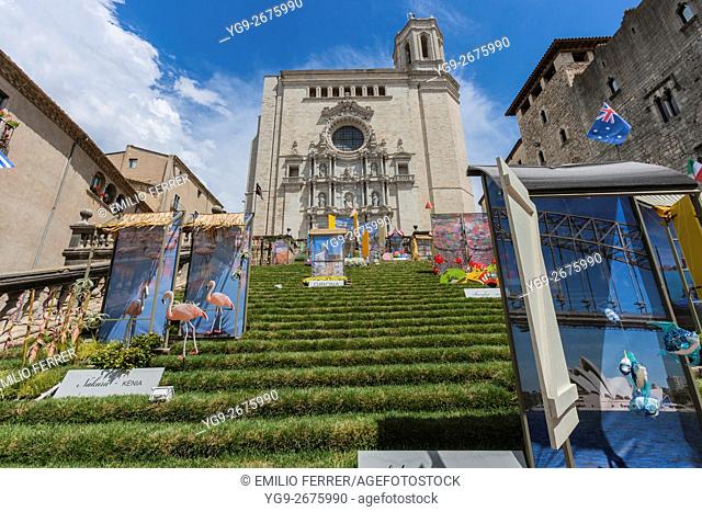 CATHEDRAL AND FLORAL ART EXHIBITION IN GIRONA. CATALONIA. SPAIN