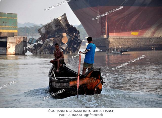 Ships graveyard on 17.01.2015 at Chittagong - Bangladesh | usage worldwide. - Chittagong/Chittagong/Bangladesh
