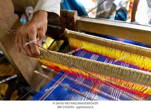 Hand at the loom, the establishment of the loom takes a day, 2300 threads have to be pulled twice by hand through eyelets, Batpara, Shahazadpur Upazila