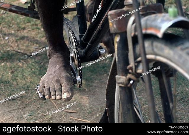 Foot of a cycle rickshaw rider ( Nepal)