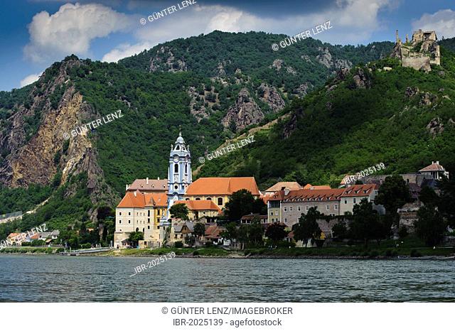 Duernstein Abbey on the Danube River, Duernstein, Wachau valley, Lower Austria, Austria, Europe