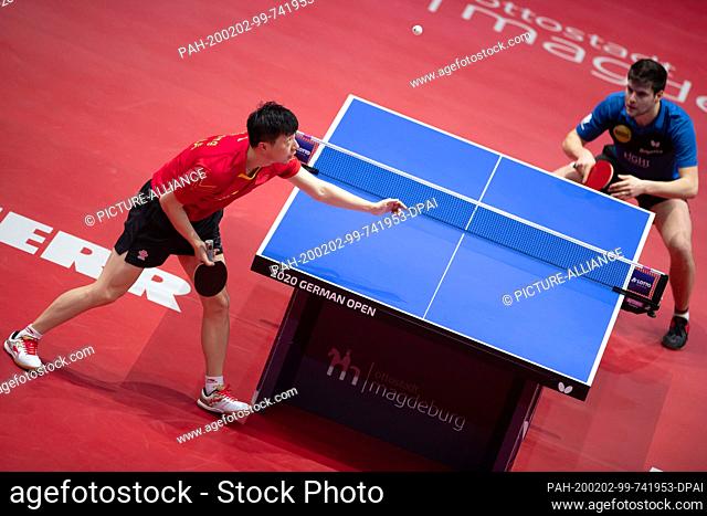 02 February 2020, Saxony-Anhalt, Magdeburg: Table tennis: German Open, men's, singles, semi-finals, Ma (China) - Ovtcharov (Germany)
