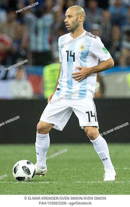 Javier MASCHERANO (ARG) with Ball, individual action with ball, action, full figure, portrait, Argentina (ARG) - Croatia (CRO) 0: 3, preliminary round, Group D