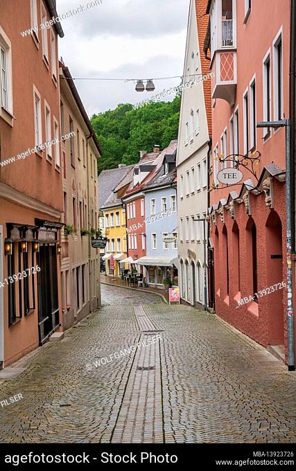 A small alley leads from the main square to the old town of Landsberg am Lech