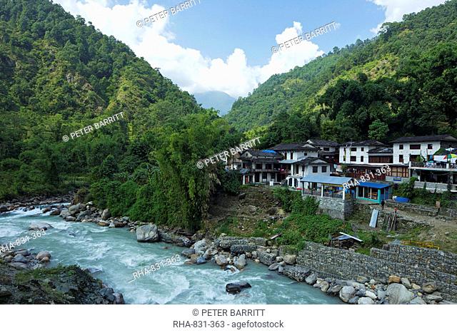 Birethanti village, and Modi River valley, Annapurna Sanctuary Region, Himalayas, Nepal, Asia