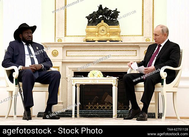 RUSSIA, MOSCOW - SEPTEMBER 28, 2023: South Sudan's President Salva Kiir Mayardit (L) and Russia's President Vladimir Putin talk during a meeting at the Moscow...