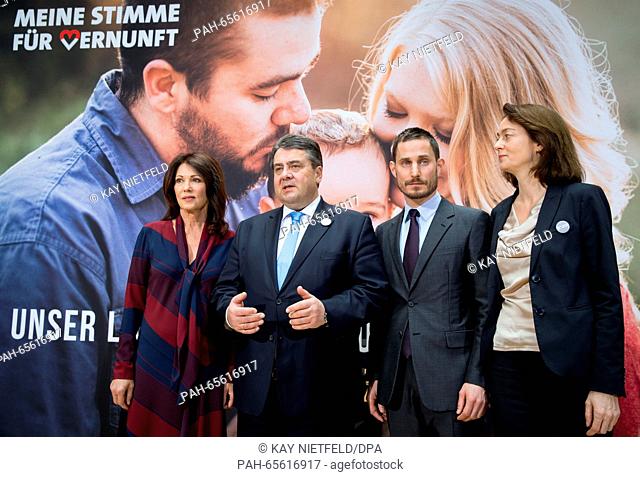 Sigmar Gabriel, Minister of Economic Affairs and head of SPD party, together with actors Iris Berben (l) and Clemens Schick (2nd r) as well as SPD General...