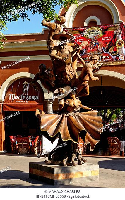 America, Mexico, Jalisco state, Tlaquepaque city, the Parián, statue of mariachis musicians and dancers