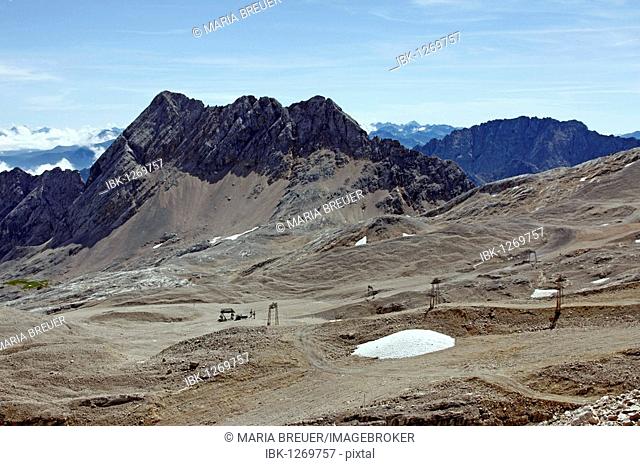 Ski lifts, Zugspitze Plateau, Zugspitze, Wetterstein Mountains, Bavaria, Germany, Europe