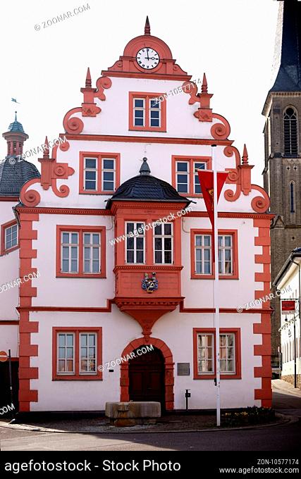 Mainz, Deutschland - März 22, 2014: Das historische Gebäude der Gemeindeverwaltung und des Rathauses Gonsenheim am 22. März 2017 in Mainz