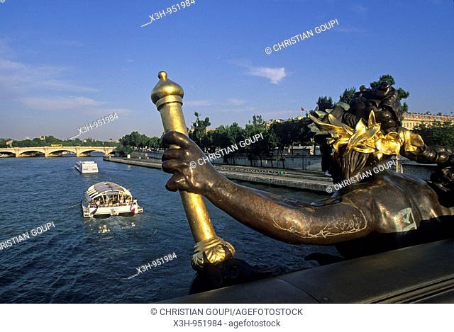 pont Alexandre III sur la Seine, Paris, Ile de France, France