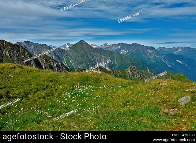 Zillertaler Alpen, Blick vom Wandergebiet Ahorn bei Mayrhofen zu den Dreitausendern, Österreich
