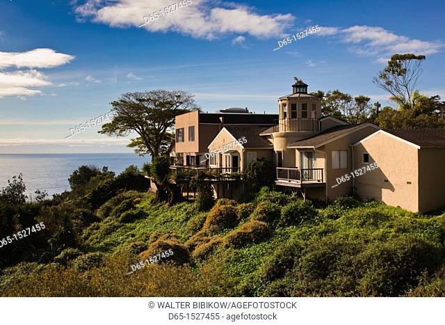USA, California, Southern California, Santa Barbara, houses by La Mesa Park