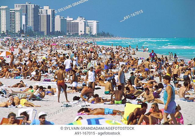 Crowded beaches on sunday, Miami beach, Fl, USA