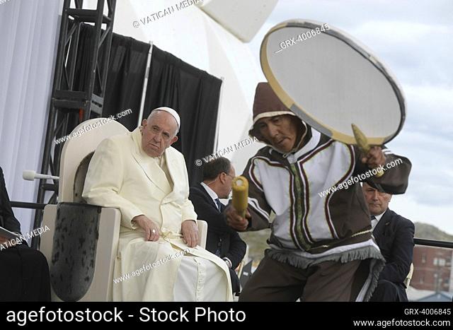Iqaluit, Canada, 29 July, 2022. Pope Francis meets young people and elders at Nakasuk Elementary School Square (photo by Vatican Media)