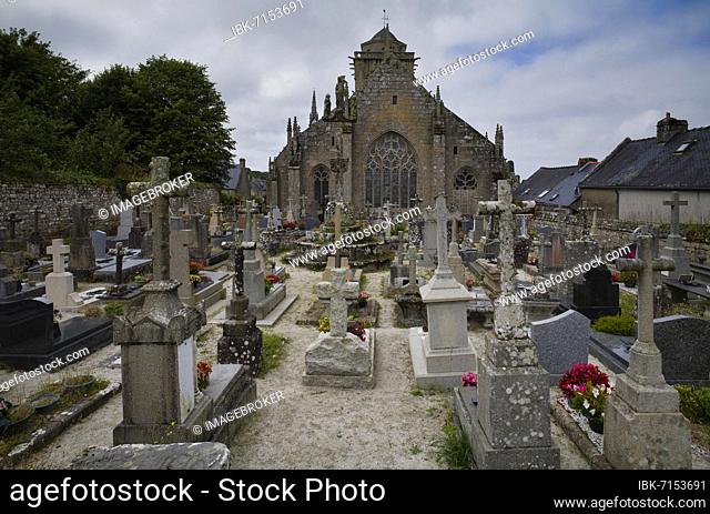 Saint-Ronan Church Cemetery, Locronan (Lokorn), Finistère, Brittany, France, Europe