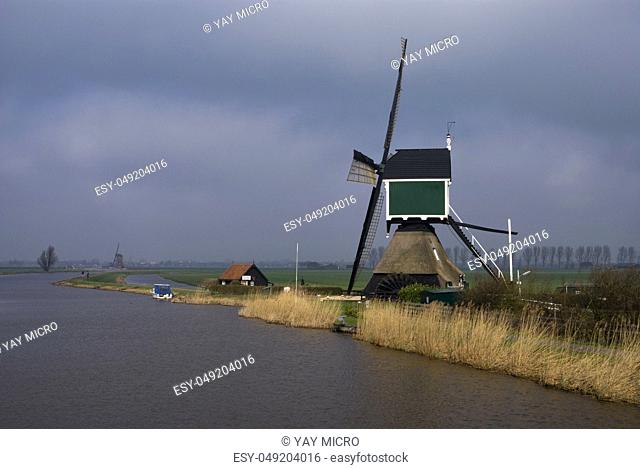 Windmill the Achterlandse molen near the Dutch village Groot-Ammers in the region Alblasserwaard
