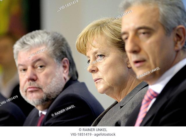 GERMANY, BERLIN, 16.12.2009, from left Kurt BECK , SPD, Prime Minister of Rhineland-Palatinate , Federal Chancellor Dr. Angela MERKEL , CDU