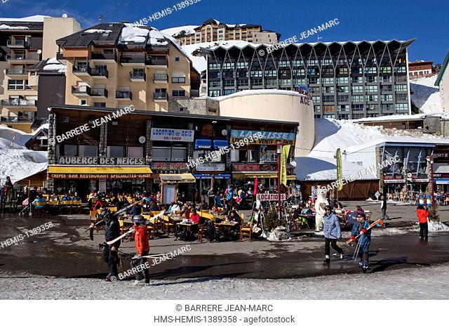 France, Hautes Pyrenees, Le Grand Tourmalet, the ski resort of Bareges La Mongie, La Mongie
