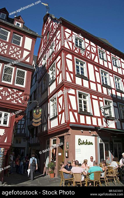 Half-timbered houses on the market square, Bernkastel-Kues, Moselle, Rhineland-Palatinate, Germany, half-timbered house, Europe