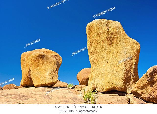 Large granite boulders on a rock ledge, Anti-Atlas Mountains, southern Morocco, Morocco, Africa