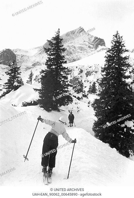 Winter Olympics 1936 - Germany, Third Reich - Olympic Winter Games, Winter Olympics 1936 in Garmisch. Skiing on the Zugspitze mountain