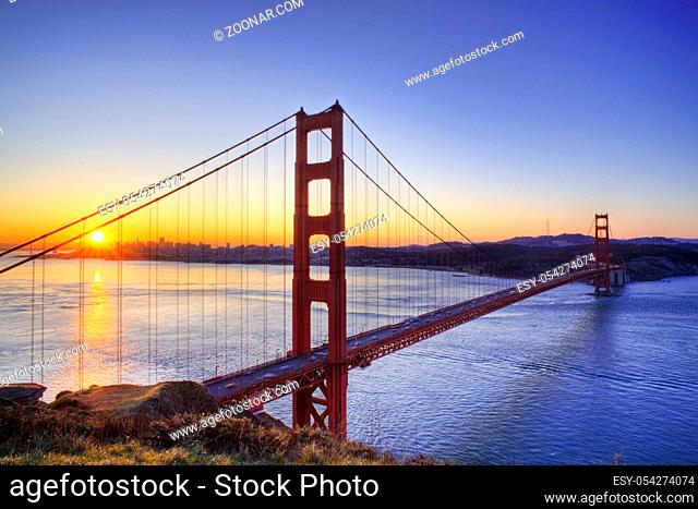 Sunrise over the golden gate bridge, San Francisco, california, usa