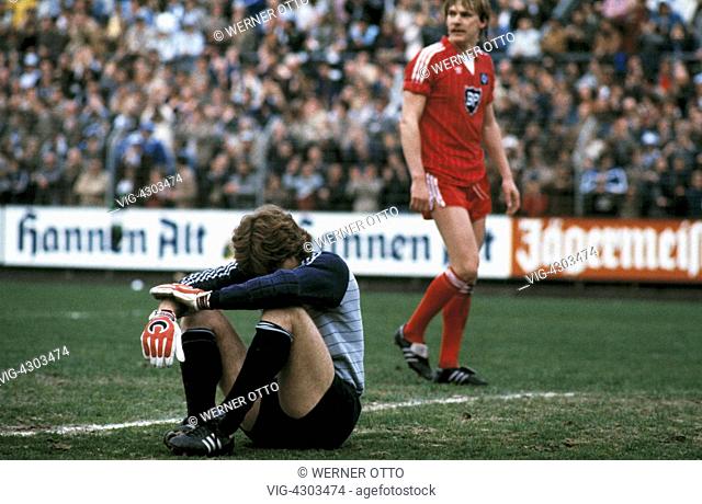 football, Bundesliga, 1981/1982, Stadium am Boekelberg, Borussia Moenchengladbach versus Hamburger SV 1:3, scene of the match