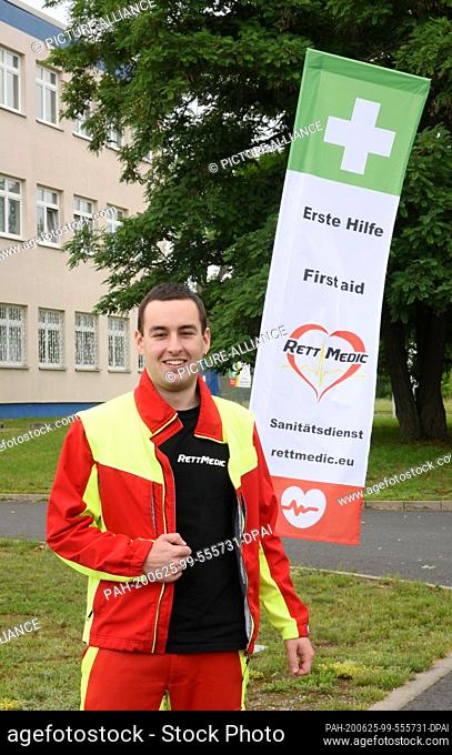 19 June 2020, Saxony-Anhalt, Bitterfeld-Wolfen: Tobias Fischer, owner of the company RettMedic, stands in front of the corona antibody test centre in...