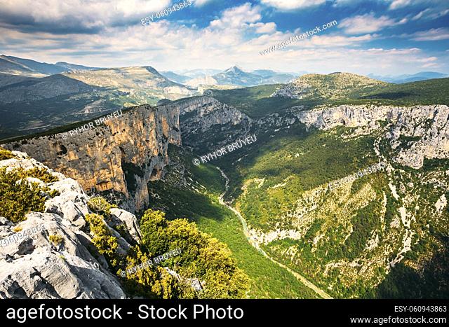 Beautiful Mountains Landscape Of The Gorges Du Verdon In South-eastern France. Provence-alpes-cote D'azur