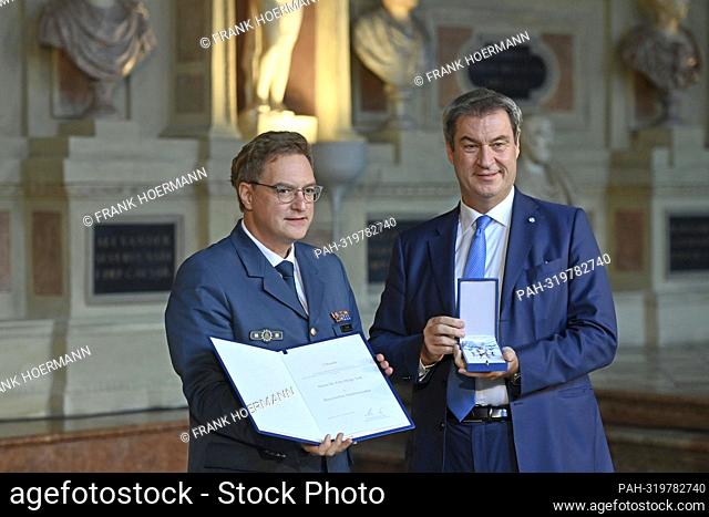 dr Fritz Helge VOSS receives the Bavarian Order of Merit from Markus SOEDER (Prime Minister of Bavaria and CSU Chairman)