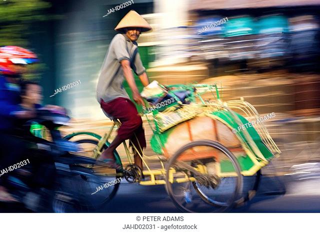 Rickshaw driver, Yogyakarta, Java, Indonesia