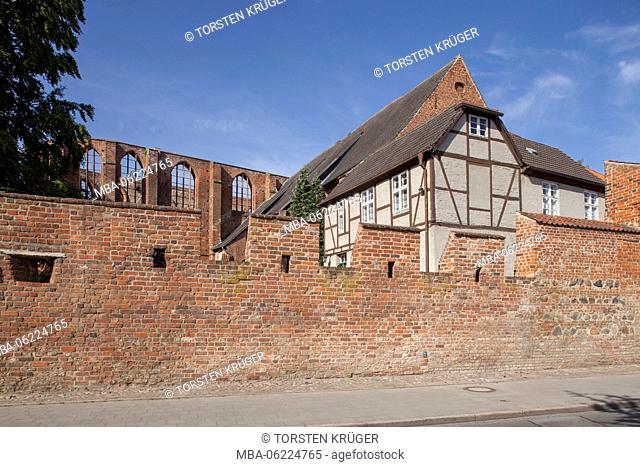 Stralsund, St. John's Abbey, convent wall with half-timbered house and monastery ruins